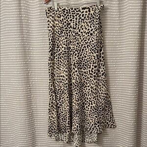Karen Kane size M Leopard Print Skirt